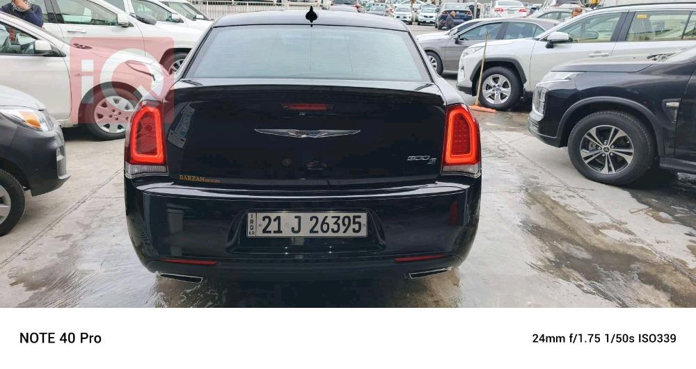 کرایسلەر 300